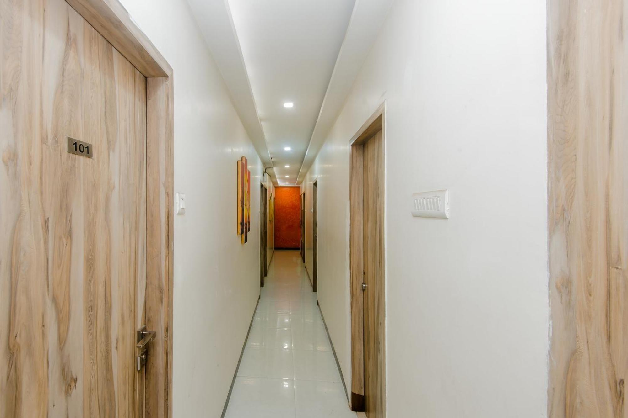 מומביי Hotel O Blue Pearl Residency Near Chhatrapati Shivaji International Airport מראה חיצוני תמונה